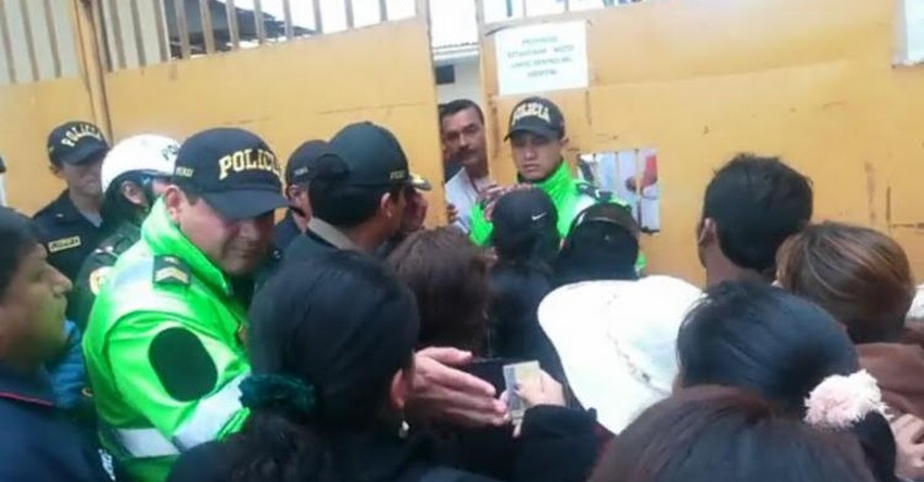 Más de 300 escolares intoxicados por desayuno de Qali Warma en 5 colegios de Cañete Más de 300 escolares intoxicados por desayuno de Qali Warma en 5 colegios de Cañete