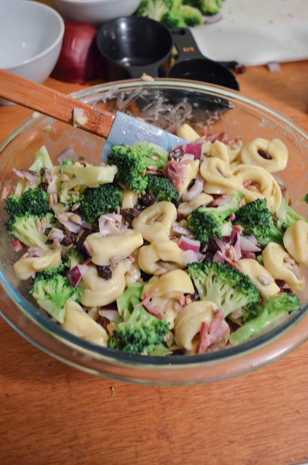 The Energetic Foodie: Skinny Broccoli Tortellini Salad