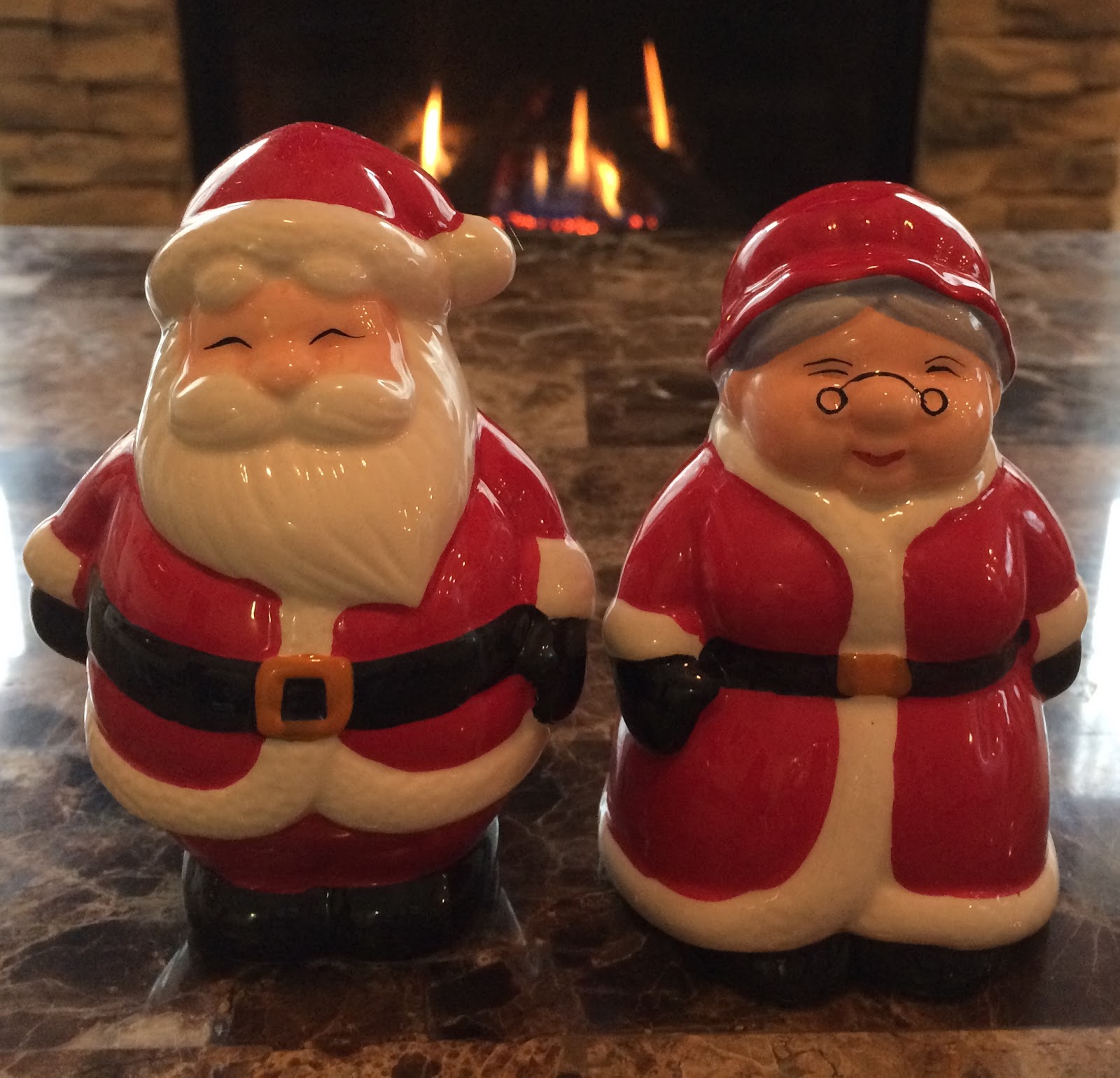 Publix Mr. & Mrs. Santa Claus Salt & Pepper Shakers Blue Skies for Me