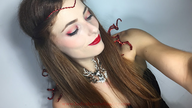Resultados: Maquillaje inspirado en Bella. Maquillaje en tonos rojos. Resultados: Maquillaje inspirado en Bella. Maquillaje en tonos rojos.