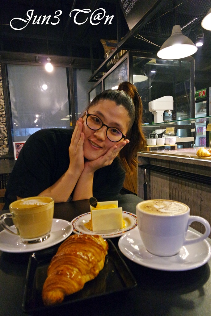 Touche Pastries & More Section 17, PJ