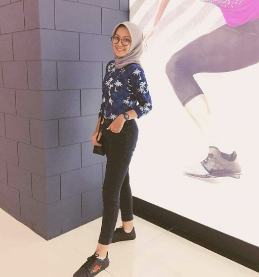√ 31 Gaya Foto Hijabers Cantik ala Instagrammer Terbaru dan Terpopuler