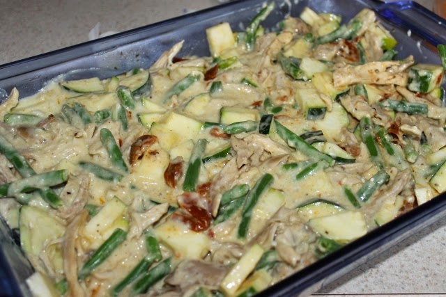 cookin-with-super-pickle-classy-chicken-casserole-with-biscuit-topping