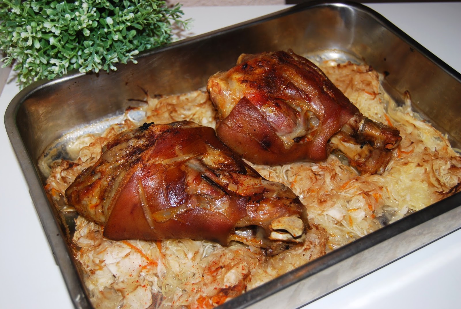 O kuchni z uczuciem Golonka pieczona na kapuście