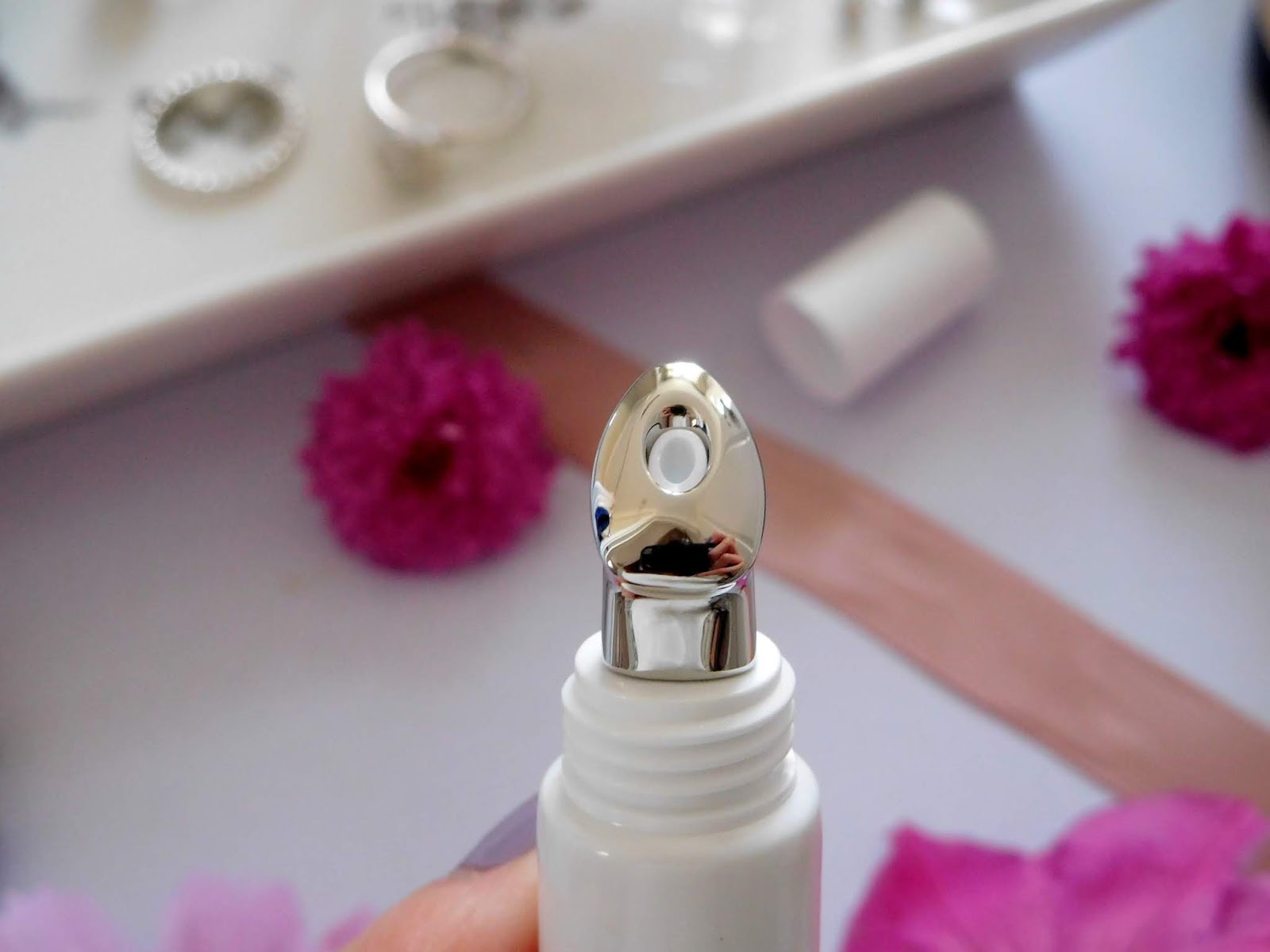 body shop eye brightening cream