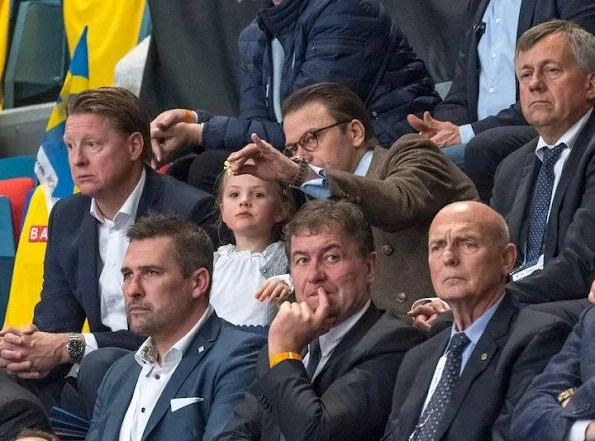 Princess Estelle at the European Women's Handball Championships, Crown Princess Victoria, Princess Madeleine