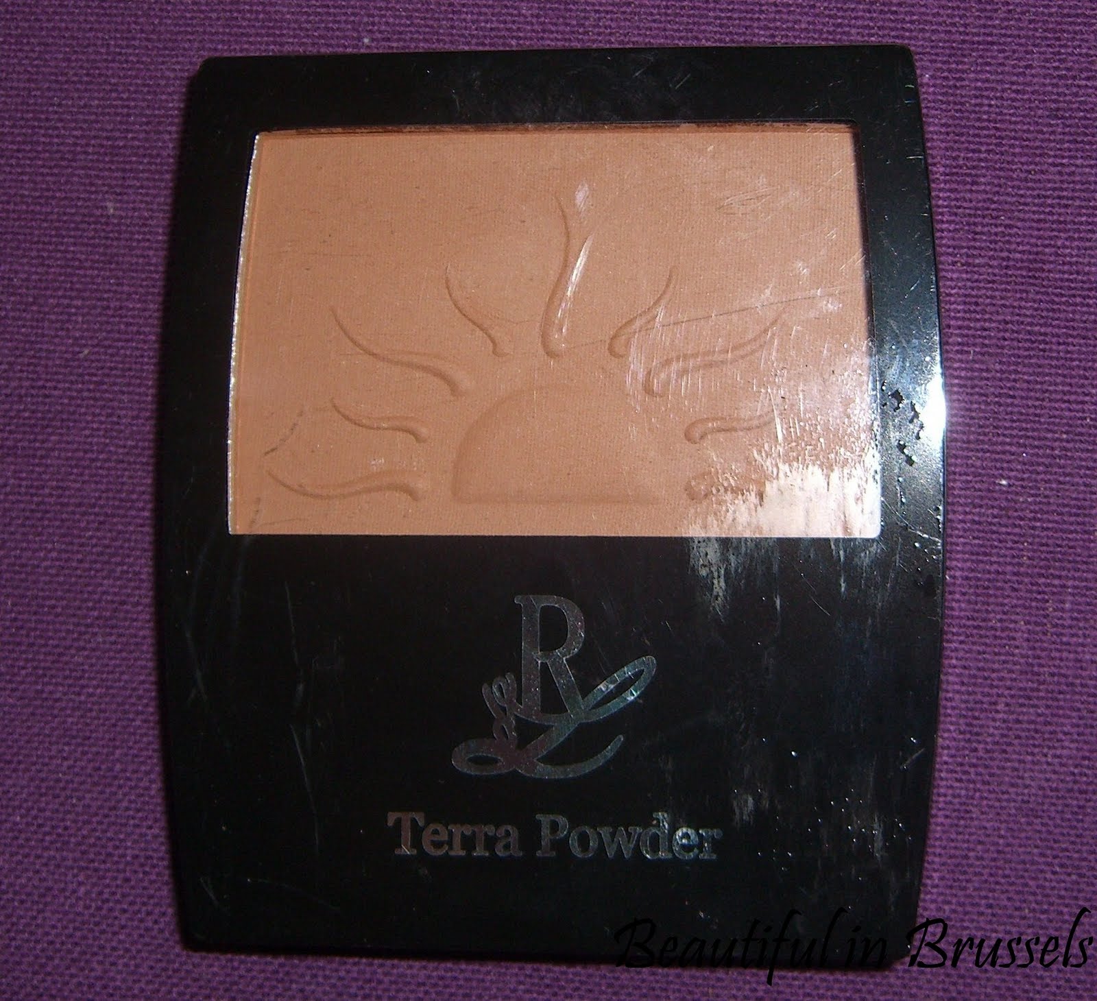 Beauty in Brussels Rival de loop Terra Powder in 01 natural sun