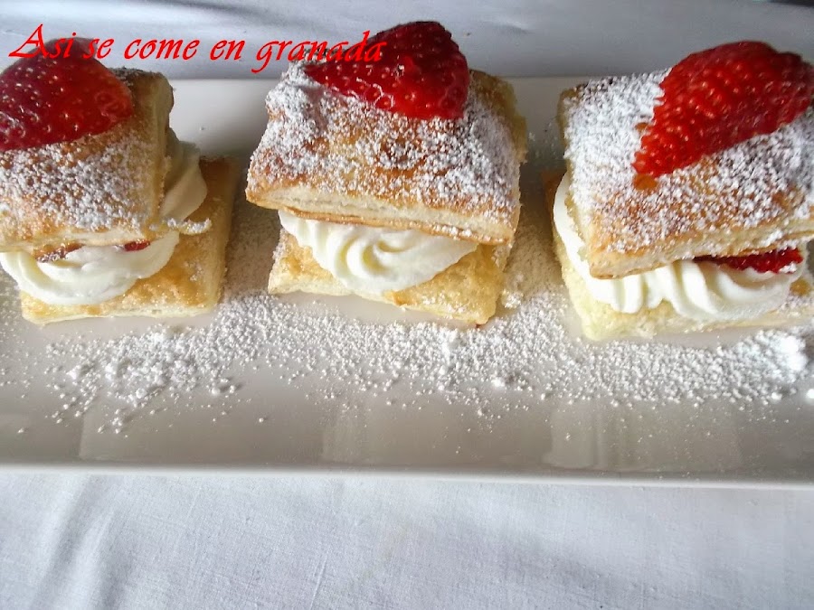 Milhojas de fresas con nata (crema de leche)