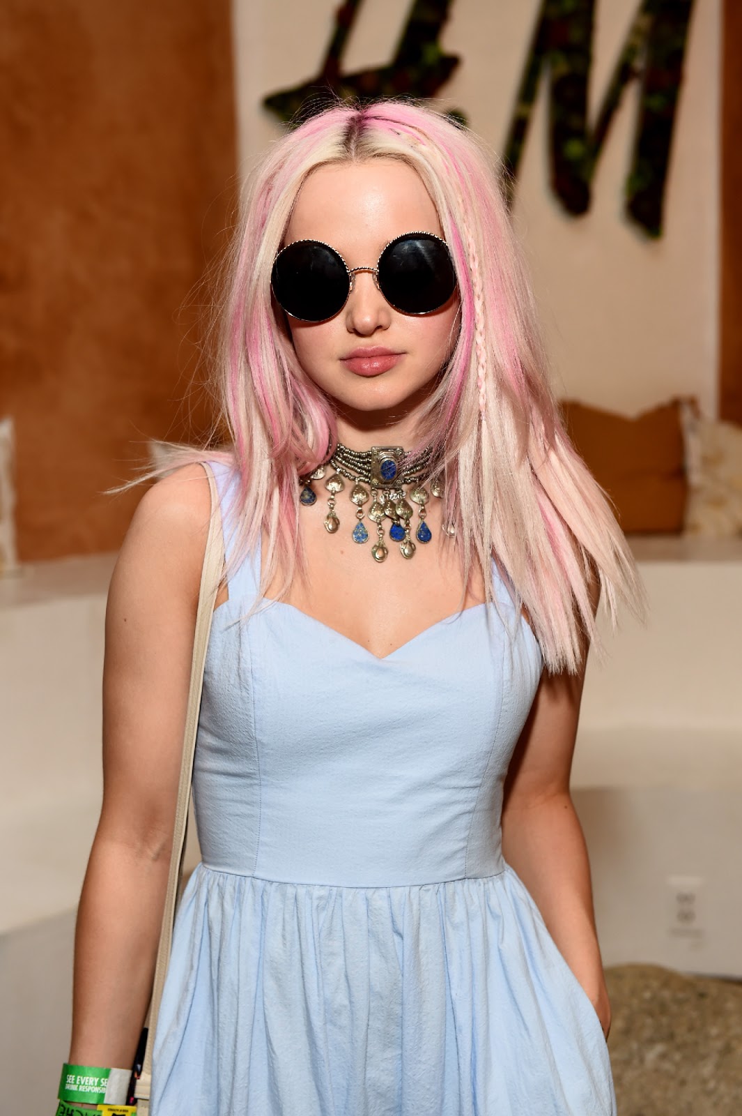 Daily Celebrities Paparazzi, Candid and Photoshoot Pictures: Dove