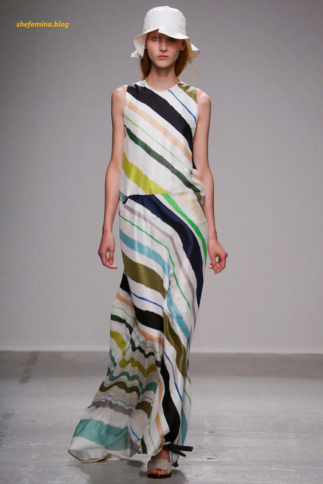 Christian Wijnants Spring 2015 Ready-to-Wear Dresses Collation at Fashioh Show Runway | Fashion 