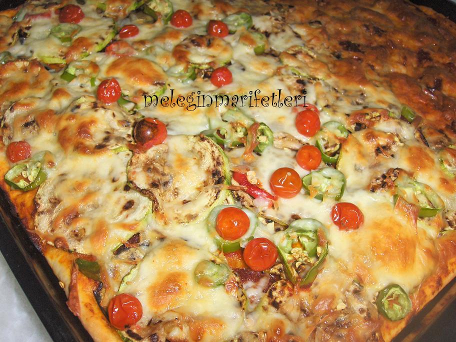 .meleginmarifetleri SEBZELİ ve SUCUKLU PİZZA&hellip;&hellip;&hellip;&hellip;