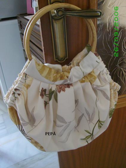 *Cosiendo, creando y pensando*: Bolso con asas de madera