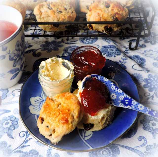 Classic English Scones