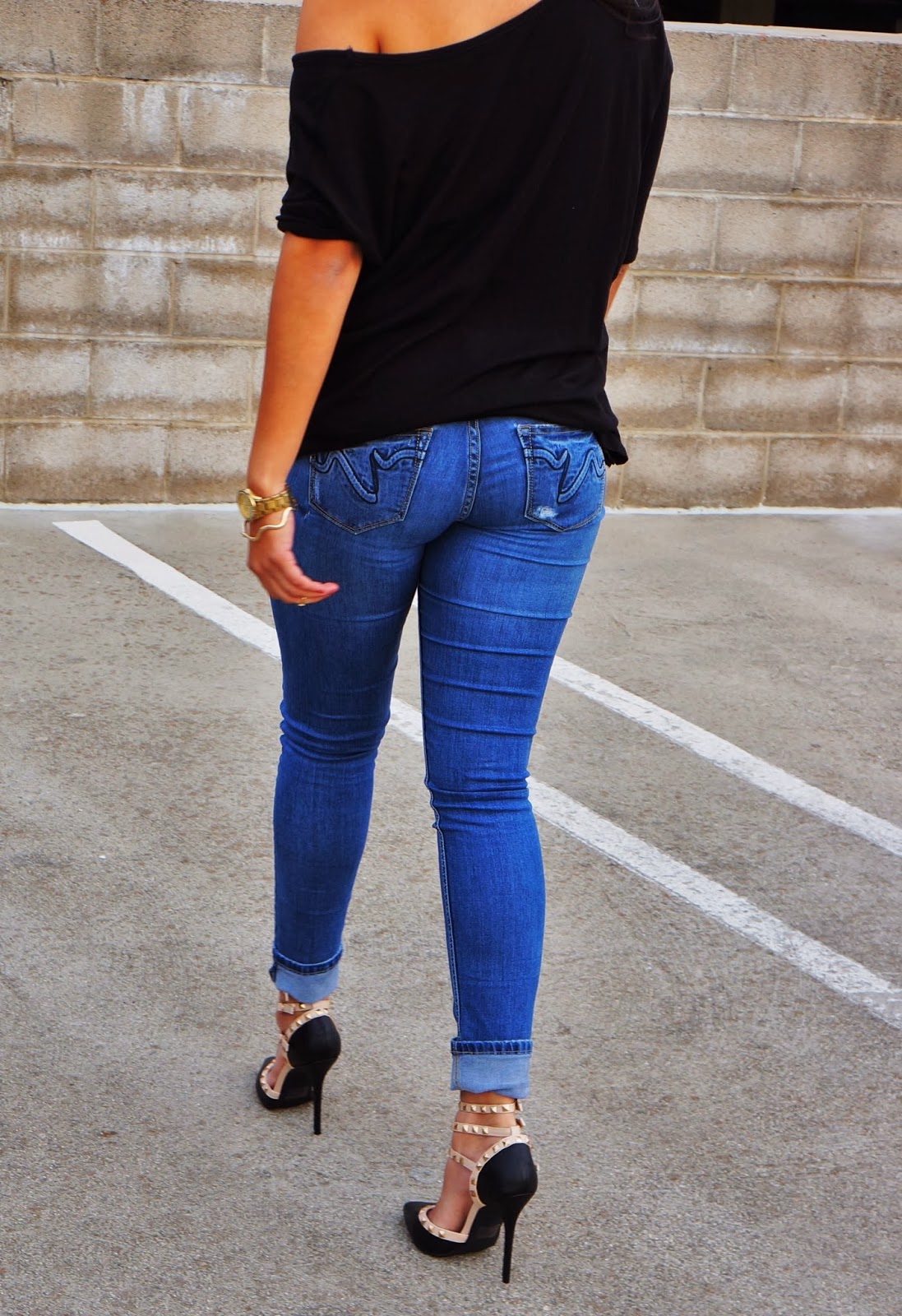 Simplest Way to Dress Up A Pair Jeans | True Honest Fashion