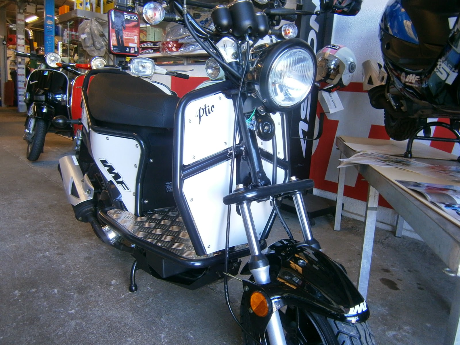 SCOOTER LA ROCHELLE