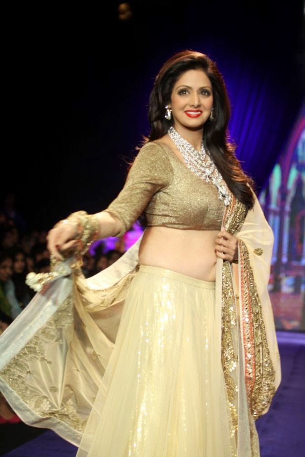 Sridevi++Ramp+Walk++at+showstopper+at+II