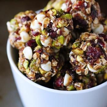 I would absolutely make these Cranberry Pistachio Energy Bites but instead of white choco chips I would add coconut flakes :) I would absolutely make these Cranberry Pistachio Energy Bites but instead of white choco chips I would add coconut flakes :)
