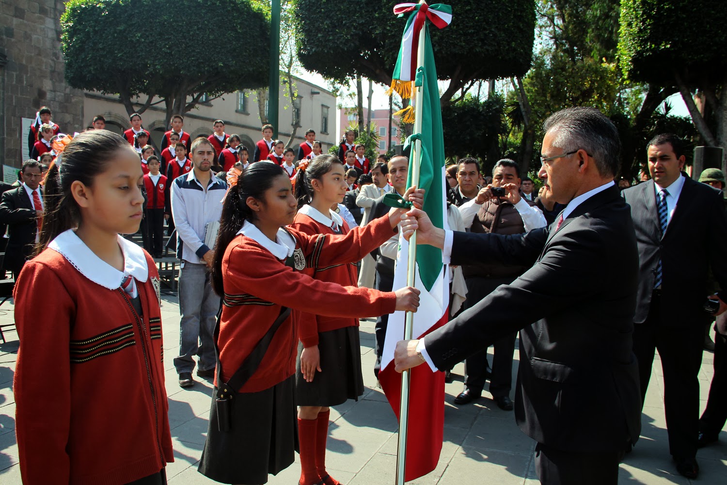 La Verdad Punto por Punto: Celebra Municipio de Tlalnepantla el Día de la  Bandera