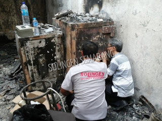 Lemari Besi Terbakar, Lemari besi hangus, aman, terlindung, gosong