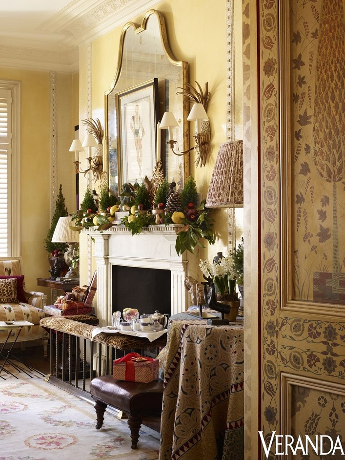 Inside an interior designer's festive and beautifully layered holiday home in London!