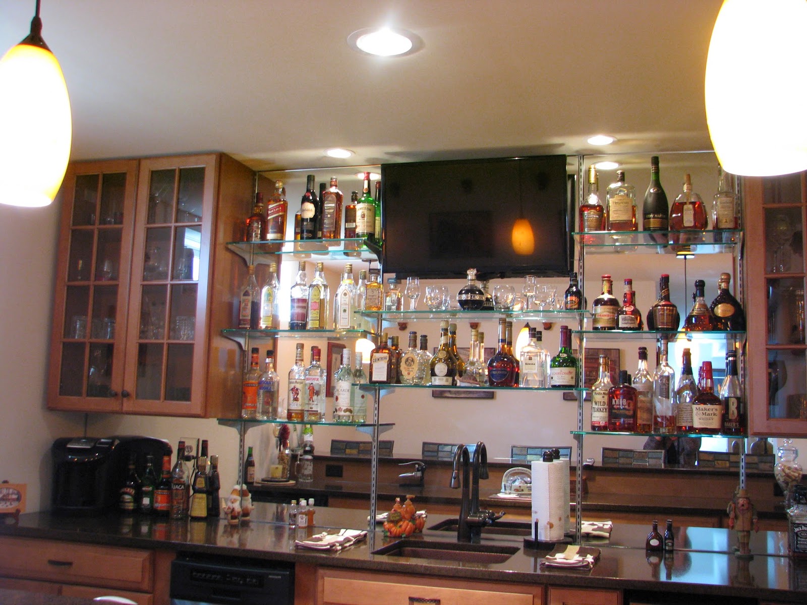 Designs by Pinky: ~~~Update, Changes at the Bar!!!~~~