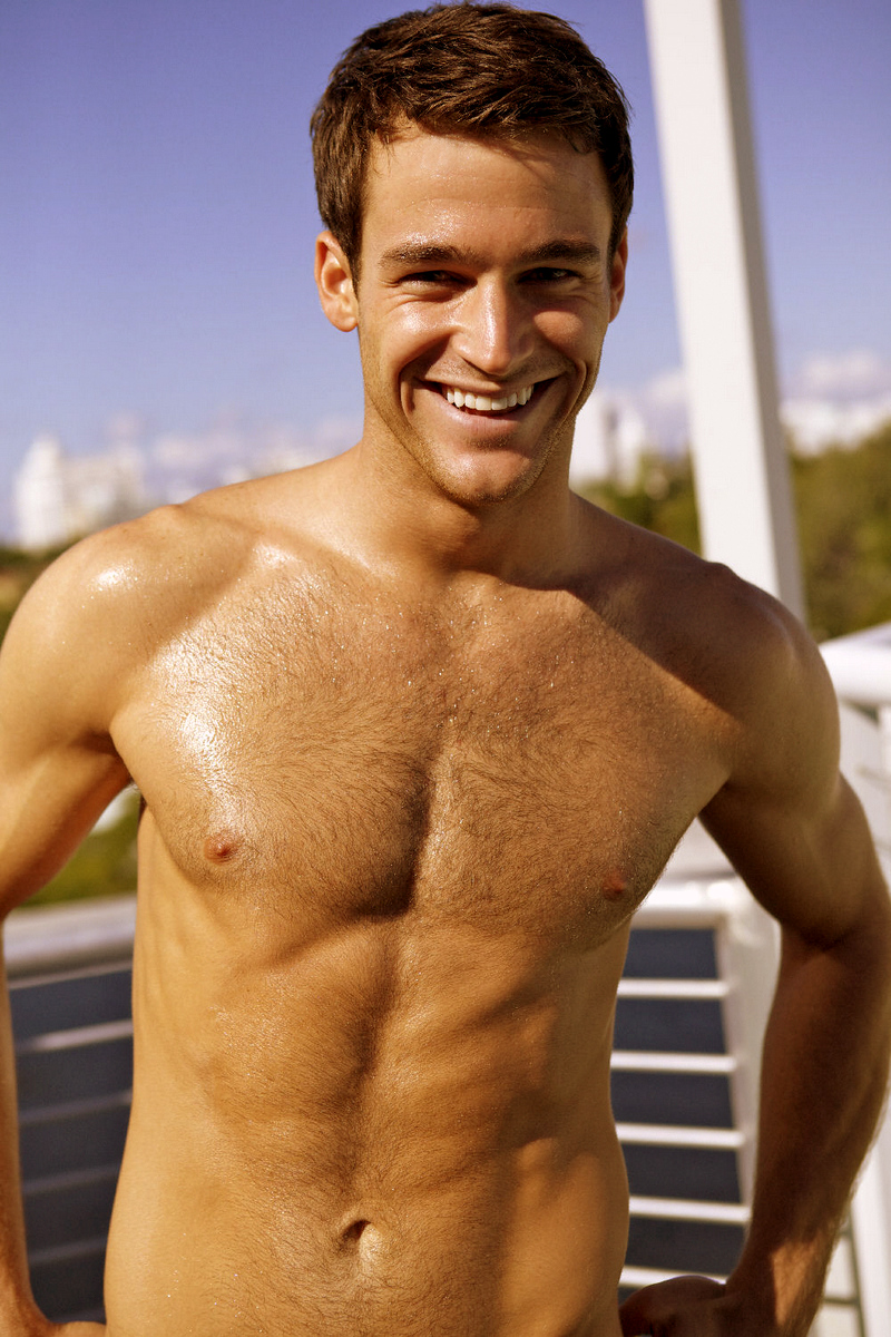 handsome-nudist-skye-mccole-bartusiak-nude