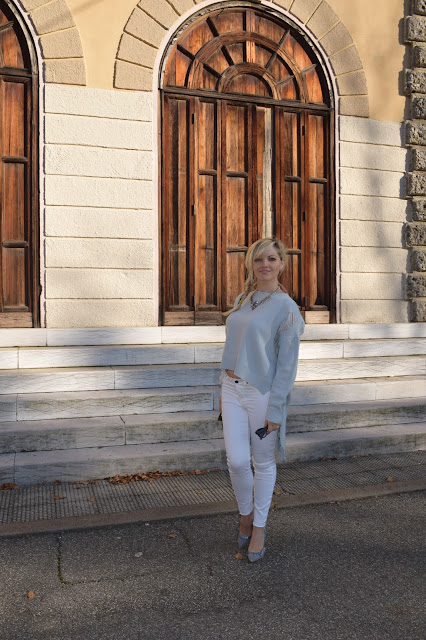 white jeans how to wear white how to combine white december outfit winter casual outfit mariafelicia magno fashion blogger color block by felym fashion bloggers italy italian web influencer