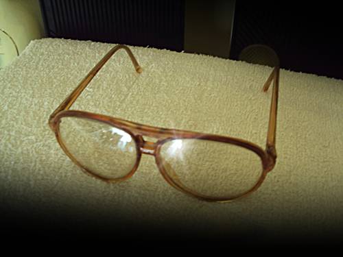 Antik Unik Cantik Kacamata 