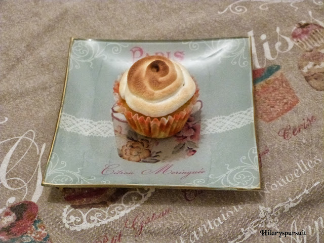 Cupcake rhubarbe-cannelle meringué