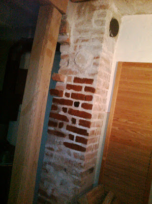 Karl Erwin und die Frau - ein Haus wird glücklich: Kamin verfugen