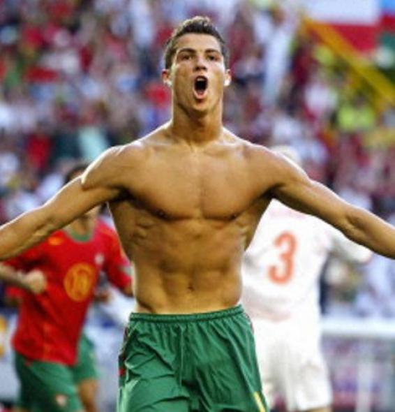 Cristiano Ronaldo sin camiseta - Chicos Sexys de la TV /// SIN CAMISETA