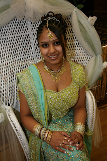 indian girl in shadi lacha down blouse