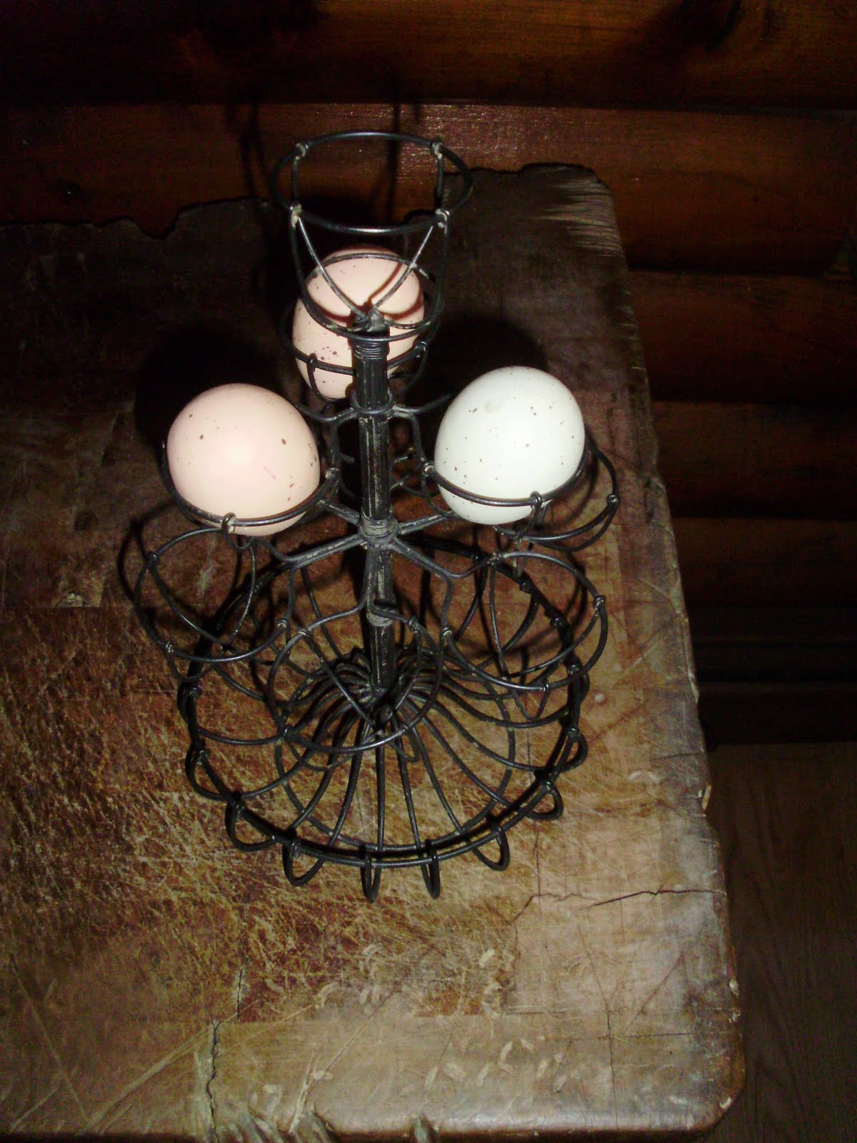 Log Cabin Antiques & Gifts Twisted wire egg holder stand