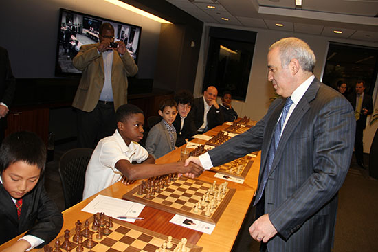 Garry Kasparov veut enseigner la stratégie aux jeunes africains