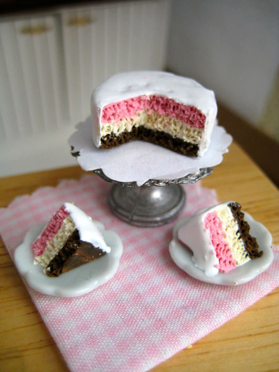 SNICKERDOODLE STREET Mini Doll Food (Resource)