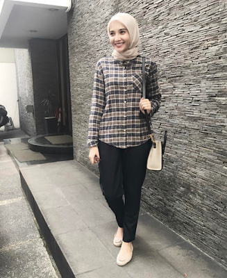 gambar style kemeja flanel wanita hijab gambar style kemeja flanel wanita hijab