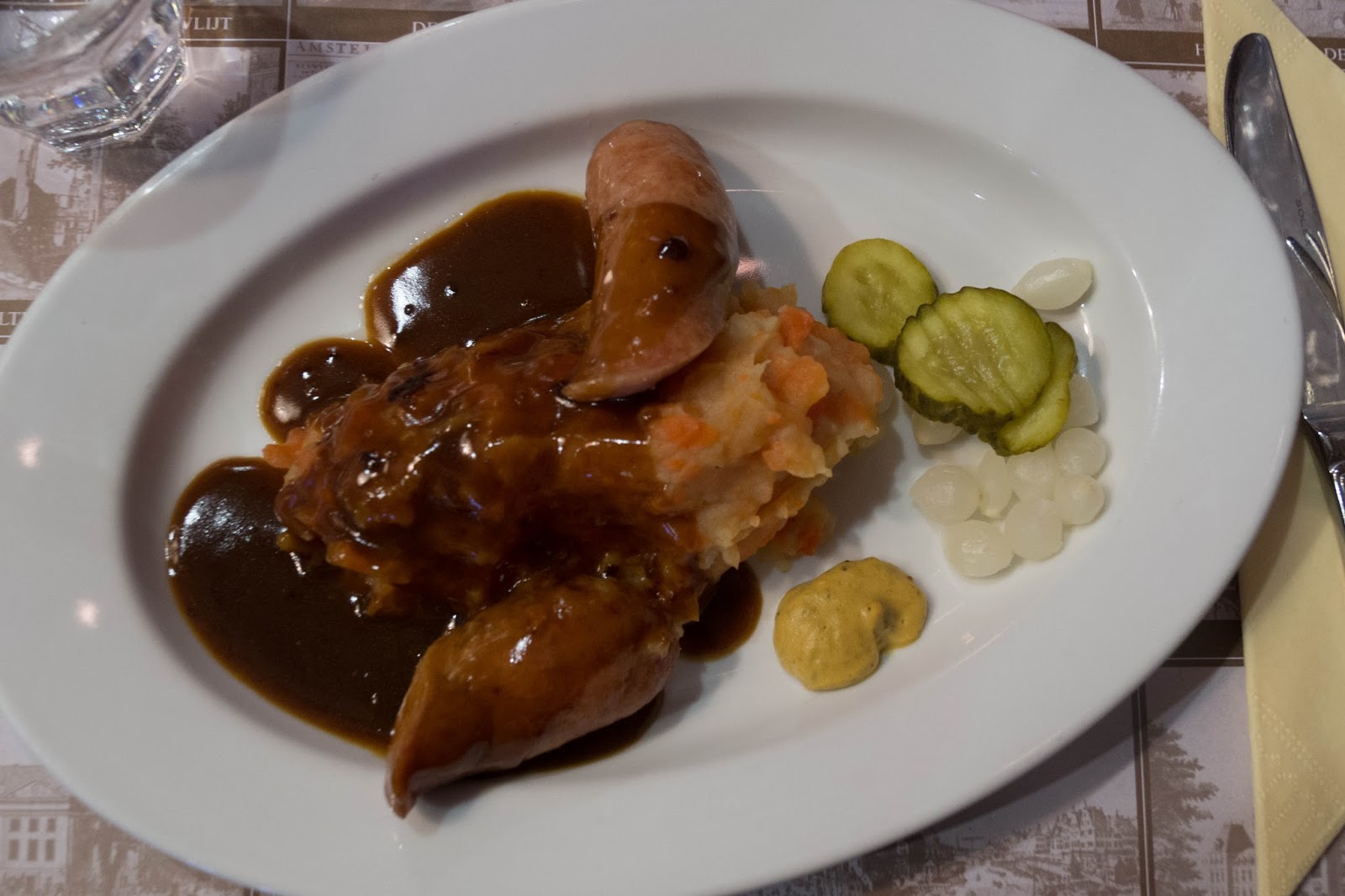 In the Kitchen with Jenny: Hutspot met Wurst en Jus (Hotchpotch with Wurst  and Gravy)