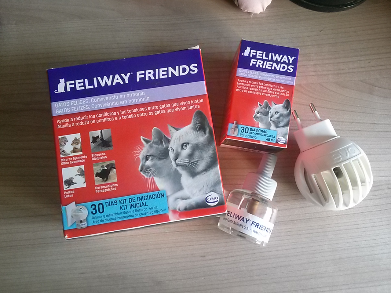 i.pensieri.di.mercesori: Felices Juntos con Feliway Friends