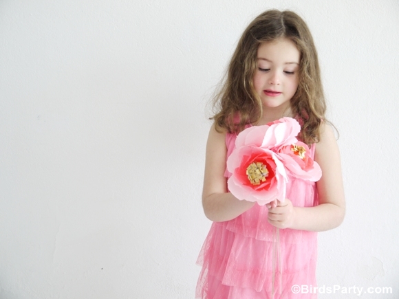 Mother's Day Easy Craft: DIY Crepe Paper Flower Bouquet - BirdsParty.com