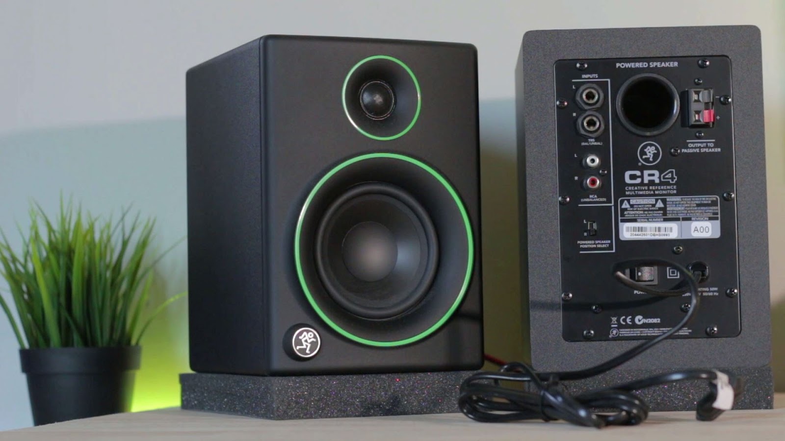 speaker monitor adalah