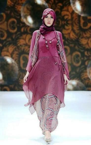  21 model baju  batik  pesta  untuk wanita  muslim  modern  