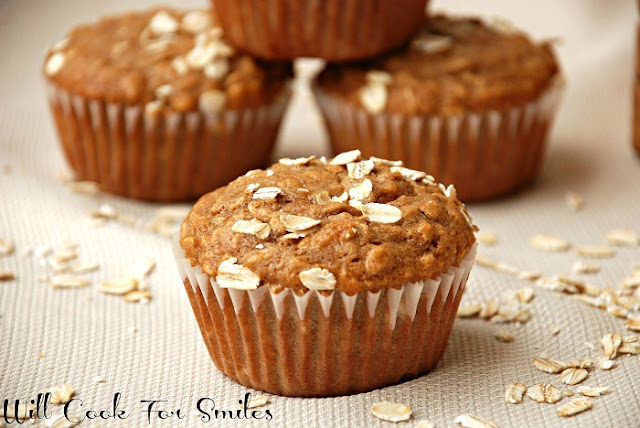 muffins with oats on top 