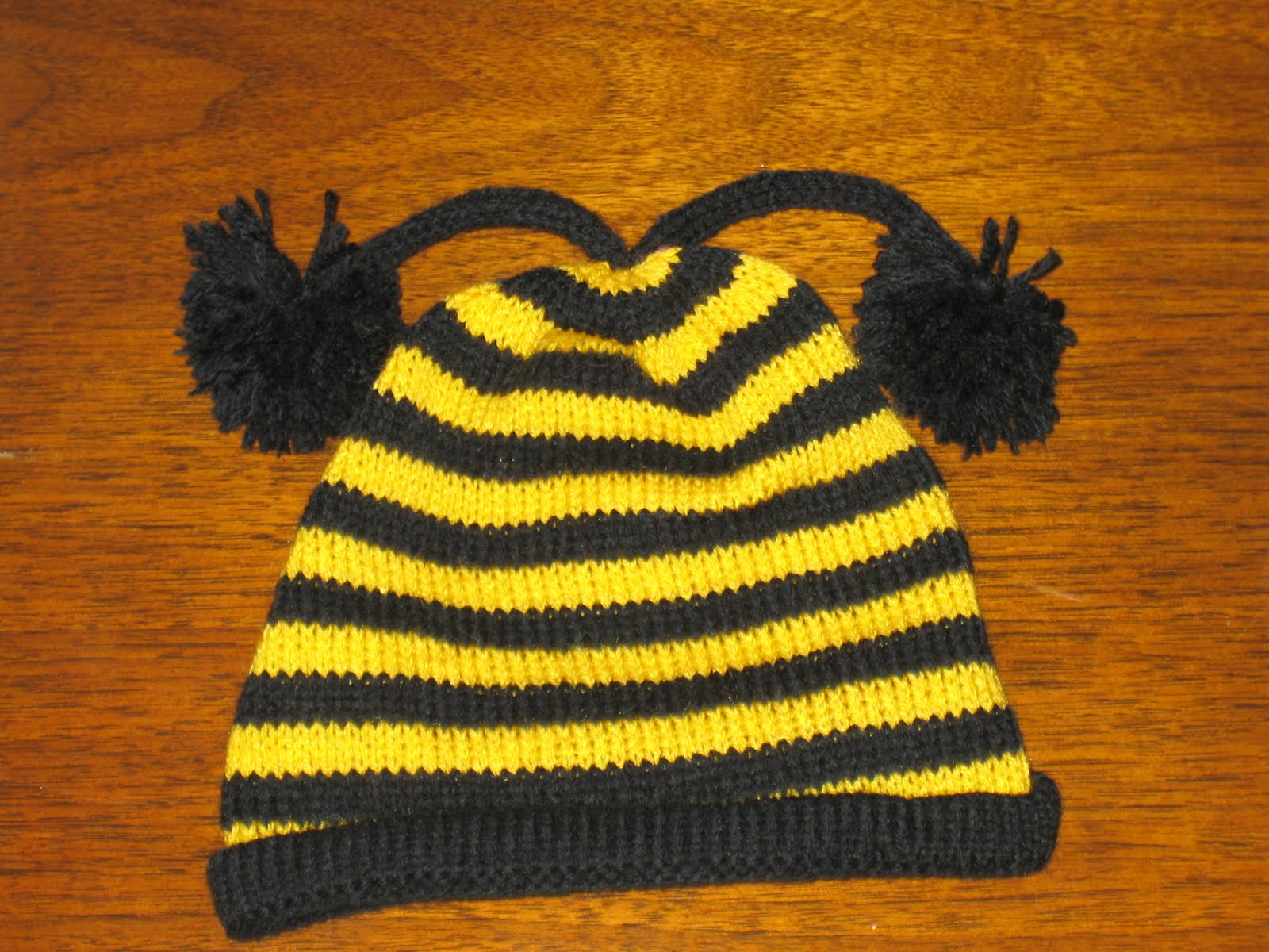Marzipanknits Free Machine Knit Pattern For A Baby Bee Hat