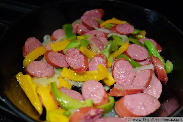 http://www.farmfreshfeasts.com/2012/10/thursday-quick-take-sausage-and-peppers.html