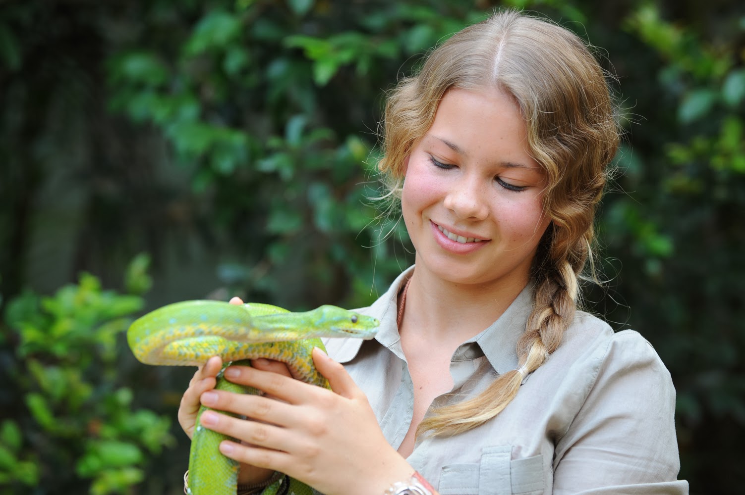 australian actress sues magazine celebrity bio news fashions movies bindi irwin biography australian actress sues magazine celebrity bio news fashions movies bindi irwin biography