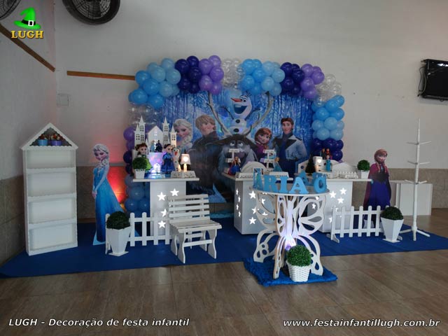 Decoração Frozen - Mesa provençal simples para festa de aniversário