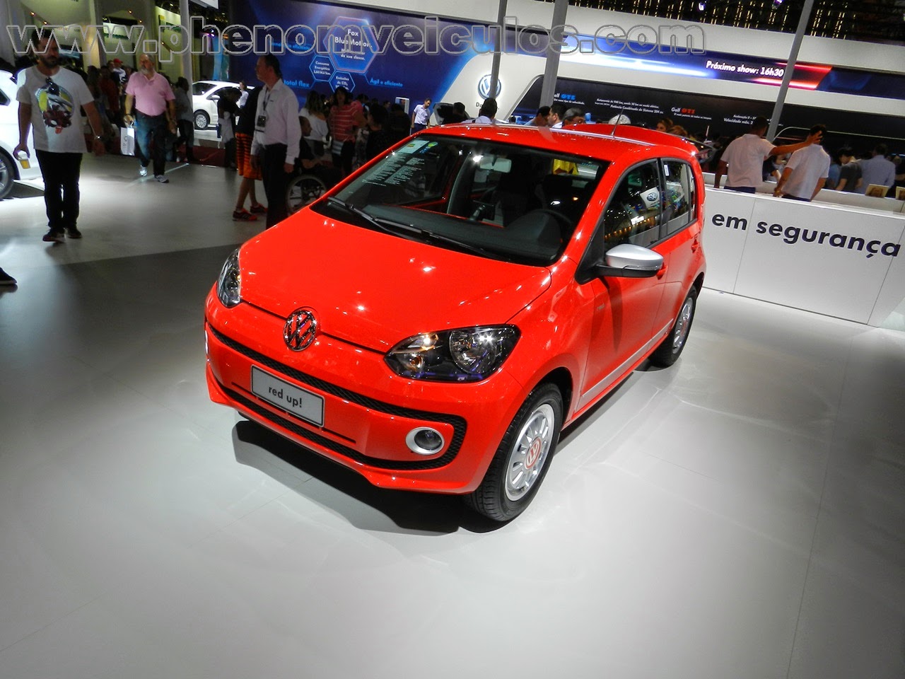 Volkswagen Up RedUp - Fotos e vídeo do veículo Apresentado no Salão do