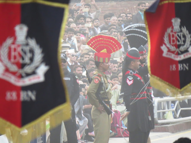 Soldiers of India & Pakistan Soldiers of India & Pakistan