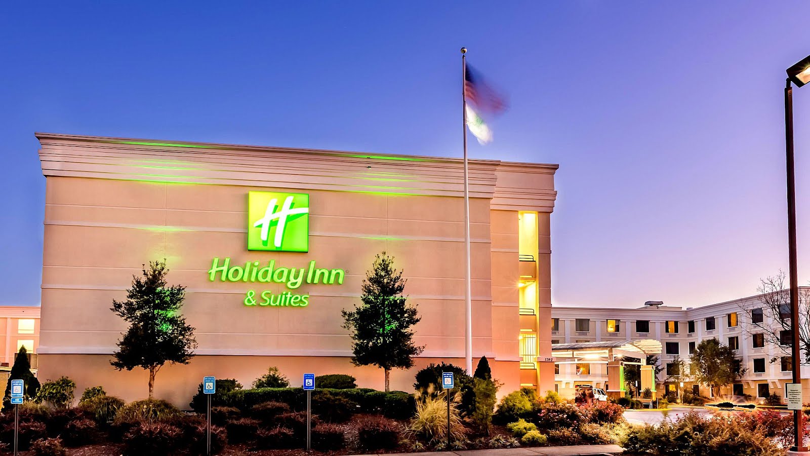 Hotels Near Atl Airport With Free Shuttle Trip to Airport