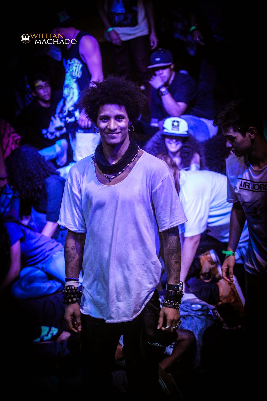 Coletânea de fotografias Les Twins no Brasil CONFIRA! WILLIAN